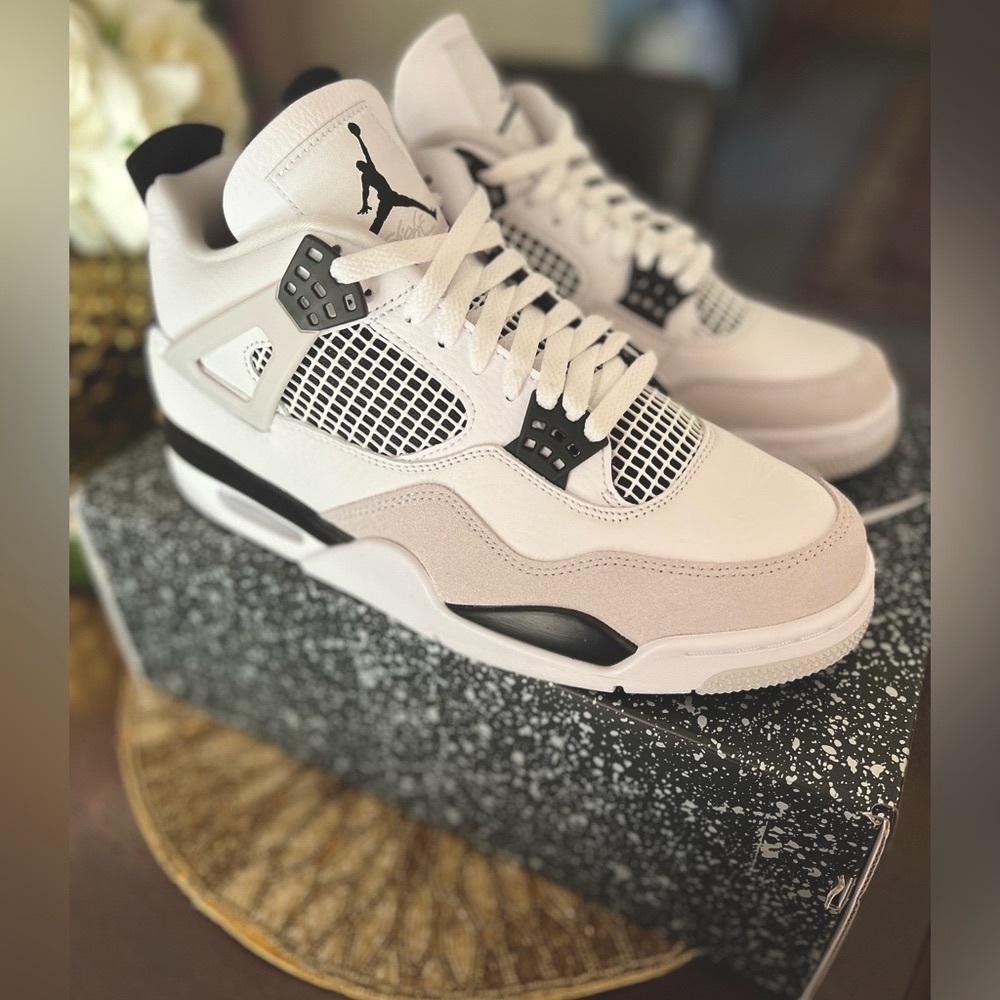 Authentic Air Jordan 4 Retro - Mens Sz 9